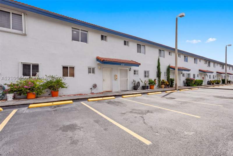 2 bedroom Condominium at 8164 NW 10th St 2, Grace Villas II Condo, Miami — photo 5