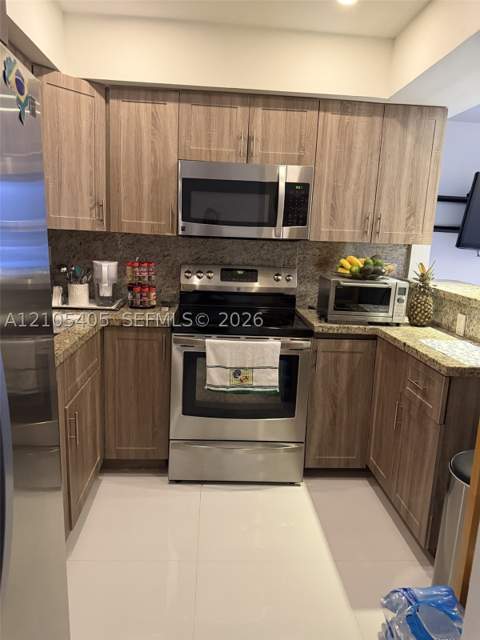 17570 Atlantic Blvd 119, Sunny Isles Beach FL - photo 9 of 13