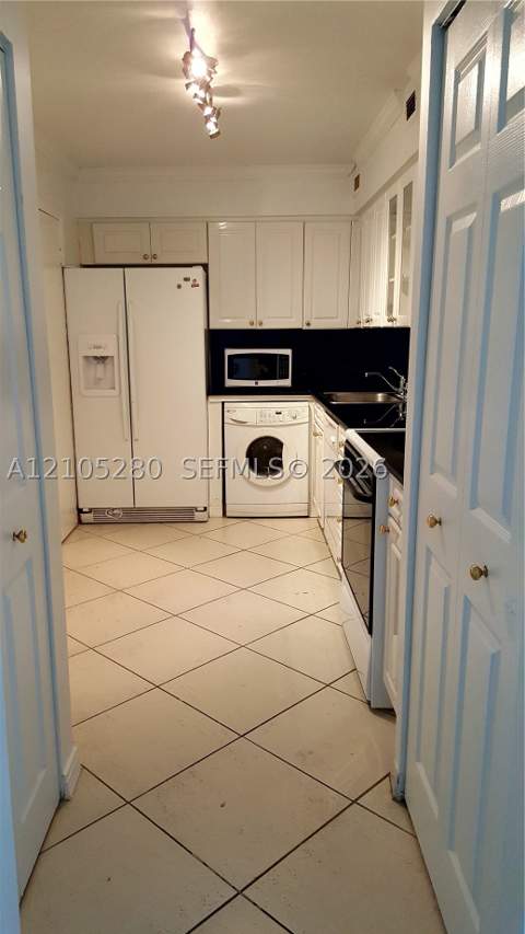 6770 Indian Creek Dr 5T, Miami Beach FL - photo 6 of 18