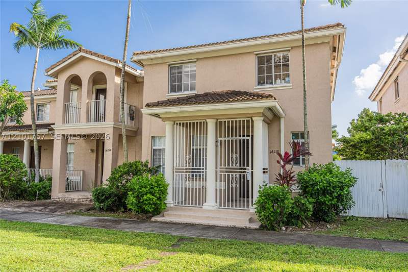 3 bedroom Townhouse at 14218 SW 272nd St, Mandarin Lakes, Homestead — photo 3