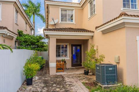 14218 SW 272nd St, Homestead FL - photo 7 of 39