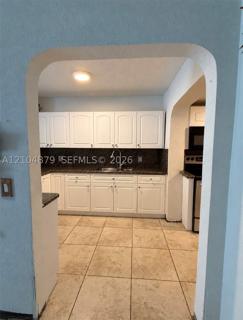 4 bedroom SingleFamilyResidence at 1078 NW 145th St, Biscayne Gardens Sec F Pa, Miami — photo 3