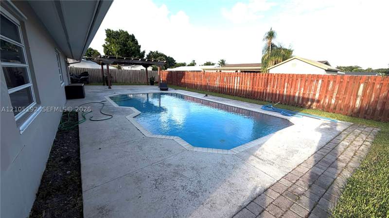 3 bedroom SingleFamilyResidence at 18557 SW 93rd Pl, Bel Aire Sec 13, Cutler Bay — photo 5