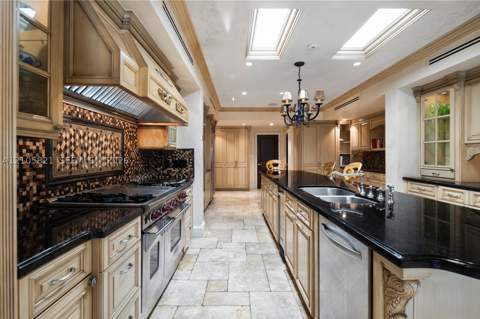 4620 Granada Blvd, Coral Gables FL - photo 13 of 66