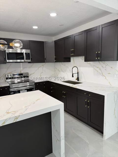 775 E 6th Pl, Hialeah FL - photo 17 of 45