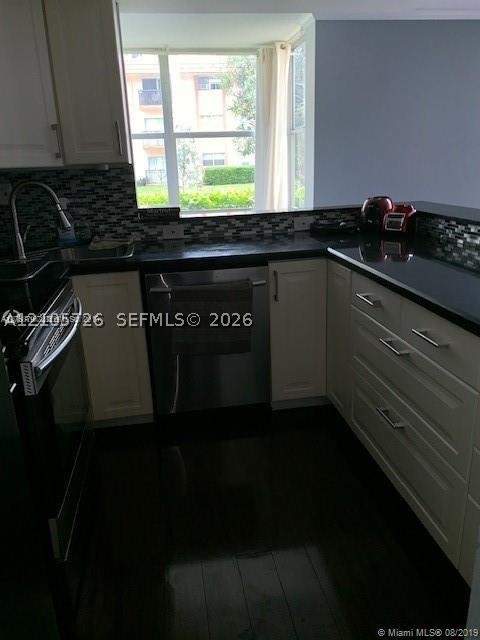 200 172nd St 101, Sunny Isles Beach FL - photo 8 of 15