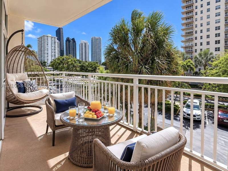 2 bedroom Condominium at 251 174th St 212, Winston Towers 200, Sunny Isles Beach — photo 2
