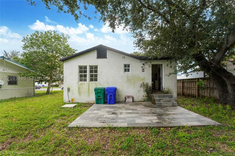 2 bedroom SingleFamilyResidence at 1053 NW 55th St, Bowling Green Extension, Miami — photo 3