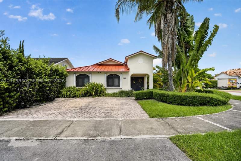 3 bedroom SingleFamilyResidence at 3855 SW 149th Pl, Villa Sevilla, Miami — photo 3