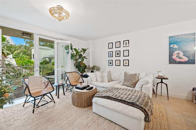 1 bedroom Condominium at 3540 Main Hwy 207, Grove Garden Residences C, Miami — photo 2