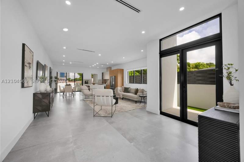 4 bedroom Townhouse at 1771 NW 3 St, Rogers Addn, Miami — photo 5