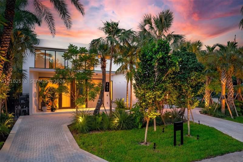 6 bedroom SingleFamilyResidence at 451 NE 52nd St, Bayshore Plaza Unit No 3, Miami — photo 3