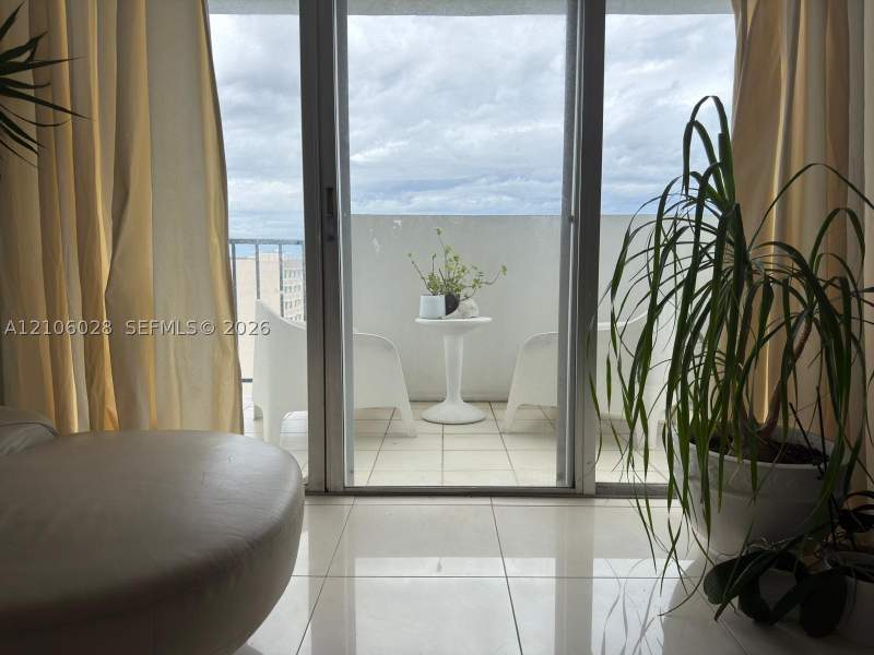 1 bedroom Condominium at 2780 NE 183rd St 1605, Commodore Plaza, Aventura — photo 3