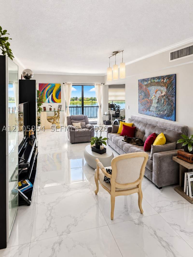 4 bedroom Condominium at 454 NW 97th Pl, East Wind Lake Village, Miami — photo 4