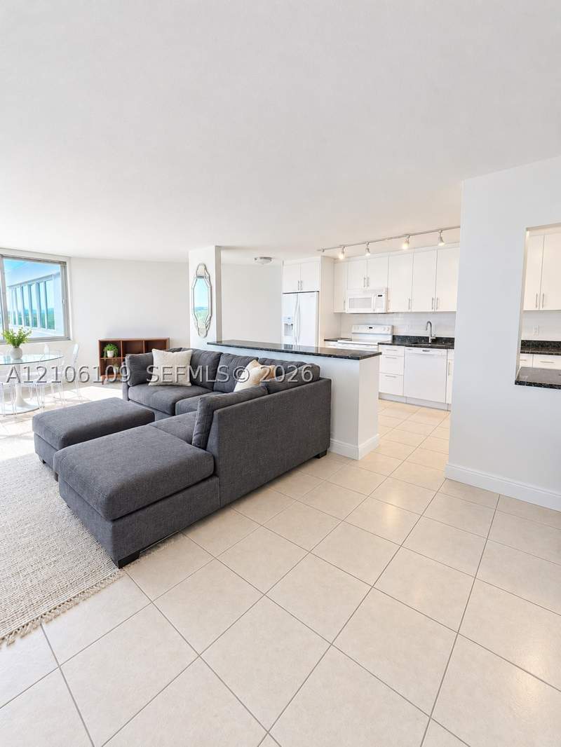1 bedroom Condominium at 7135 Collins Ave 1221, Burleigh House Condo, Miami Beach — photo 2