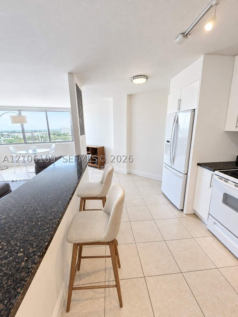 1 bedroom Condominium at 7135 Collins Ave 1221, Burleigh House Condo, Miami Beach — photo 4