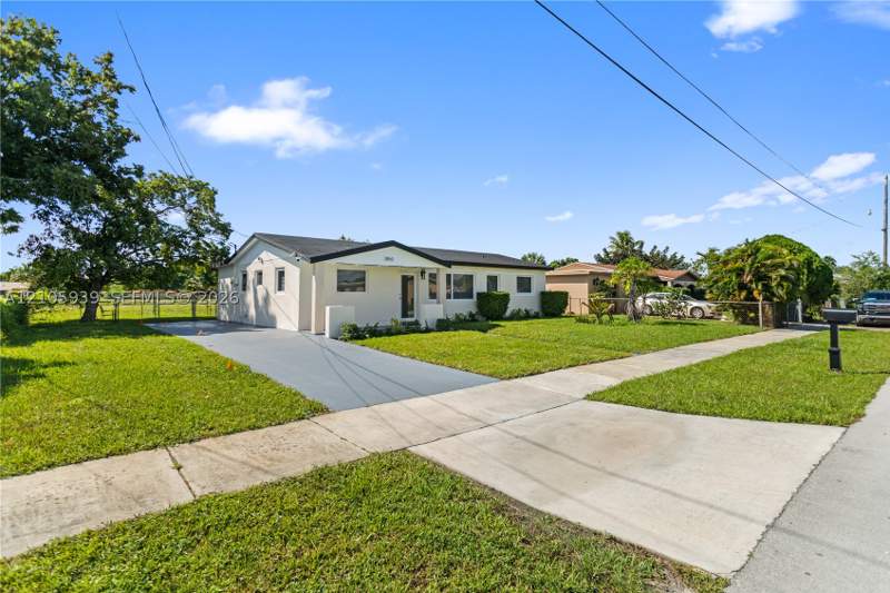 4 bedroom SingleFamilyResidence at 2850 NW 205th St, Lakewood Ests, Miami Gardens — photo 4