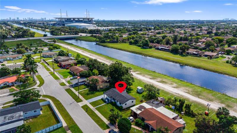 4 bedroom SingleFamilyResidence at 2850 NW 205th St, Lakewood Ests, Miami Gardens — photo 5