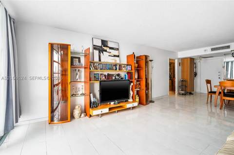301 174th St 2208, Sunny Isles Beach FL - photo 12 of 48
