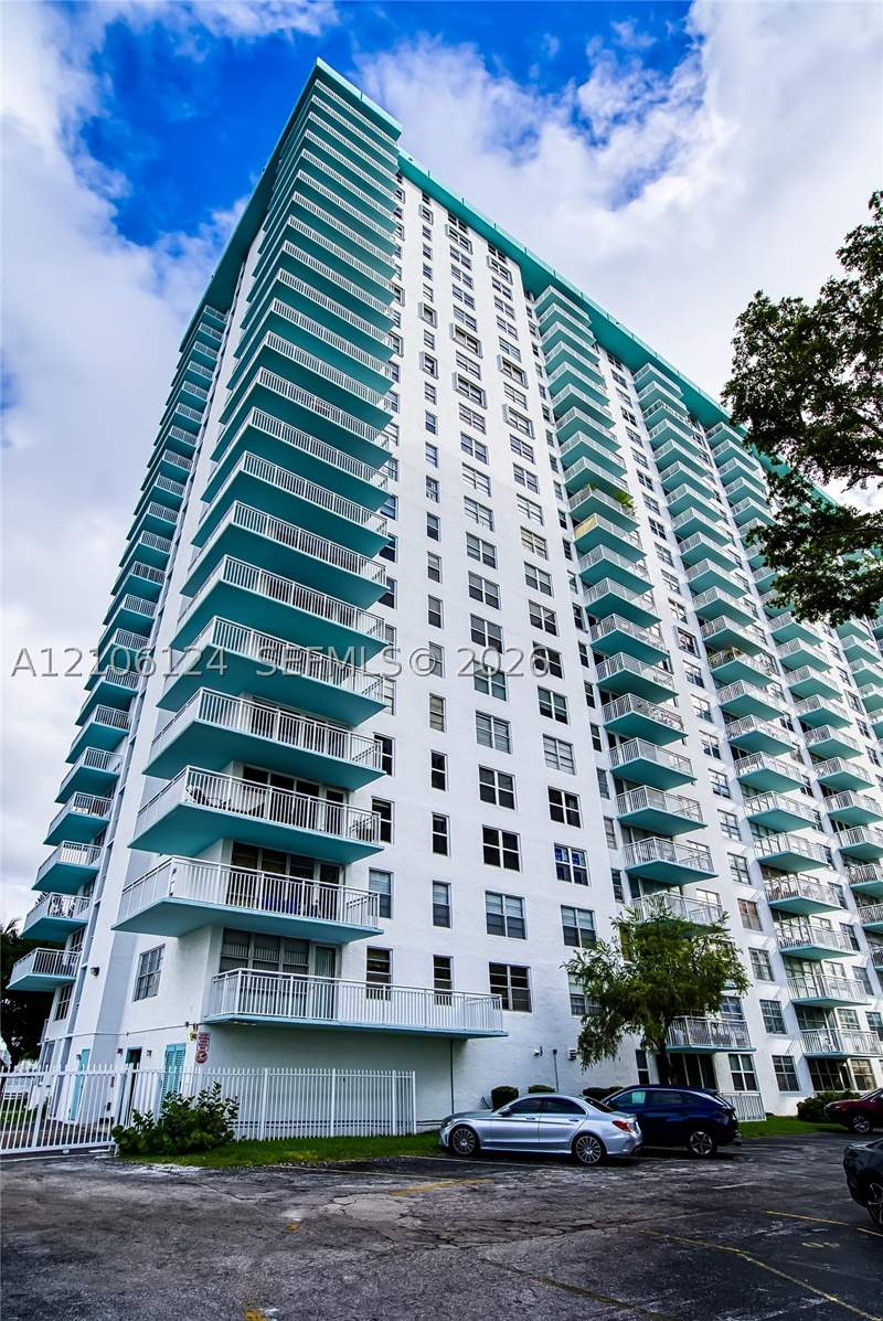 2 bedroom Condominium at 301 174th St 2208, Winston Towers 500 Condo, Sunny Isles Beach — photo 3