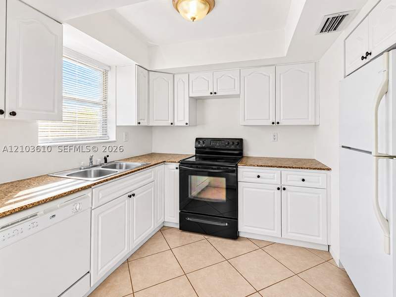2 bedroom Condominium at 1350 NE 119th St 135007, Biscayne Park Terrace Con, Miami — photo 3