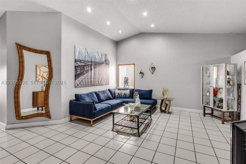 3 bedroom SingleFamilyResidence at 15762 SW 74th St, Weitzer Lago Mar Homes, Miami — photo 5