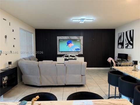 3259 W 100th Ter, Hialeah FL - photo 8 of 34