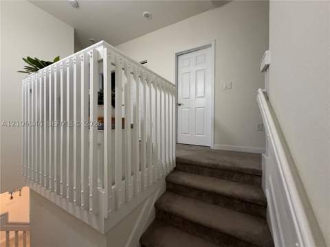 3259 W 100th Ter, Hialeah FL - photo 9 of 34
