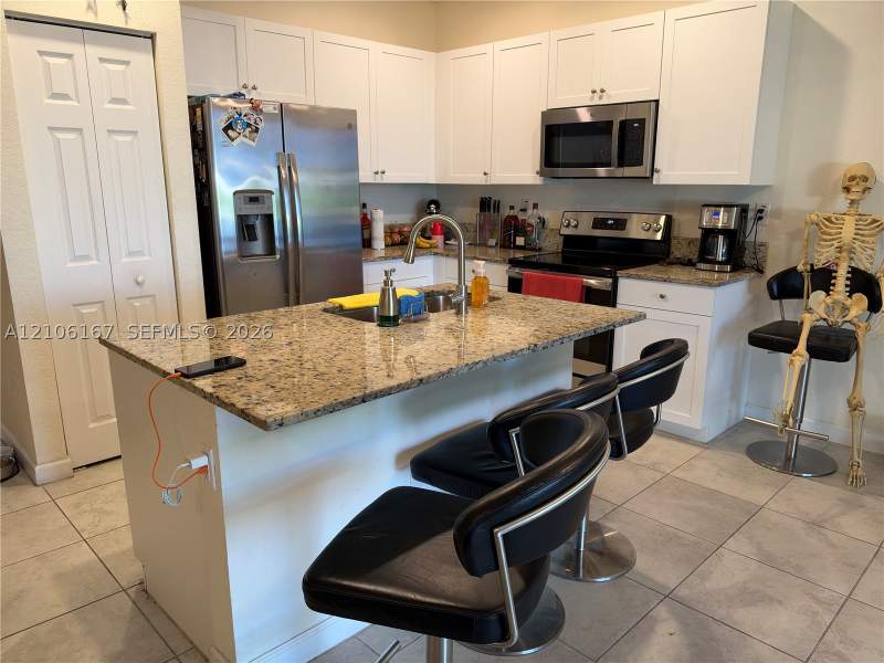 3 bedroom Townhouse at 3277 W 100th Ter, Aquabella Section One, Hialeah — photo 5