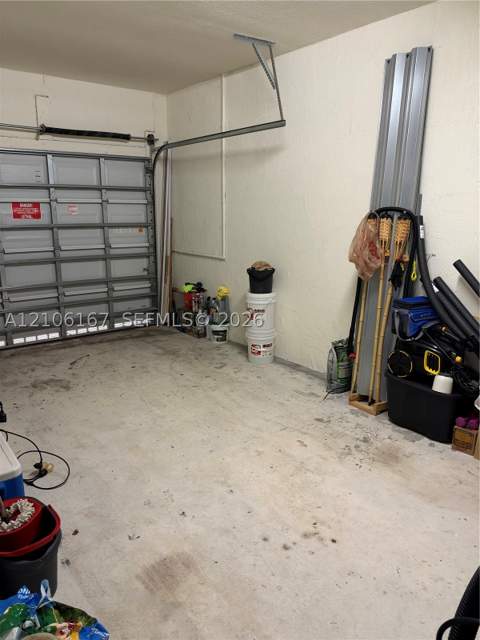 3277 W 100th Ter, Hialeah FL - photo 9 of 26
