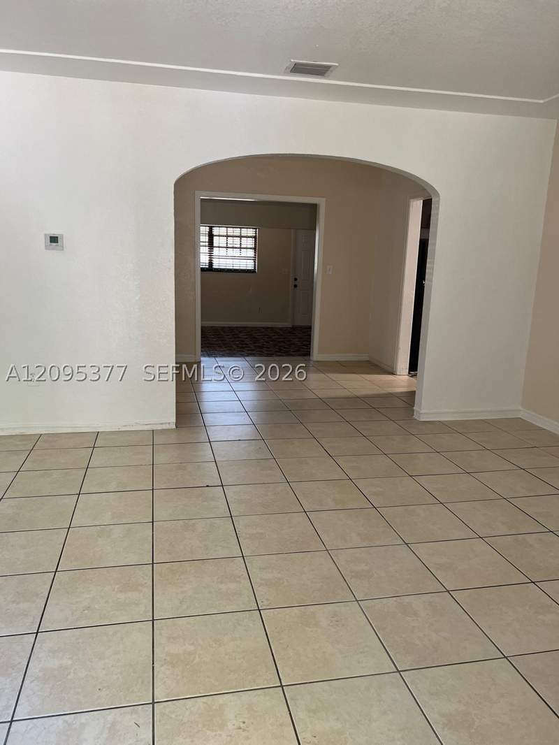 3 bedroom SingleFamilyResidence at 570 NW 41st St, Bay Vista Park Amd Pl, Miami — photo 3