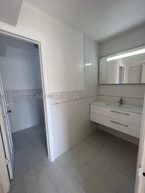 570 NW 41st St, Miami FL - photo 8 of 15