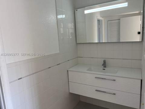570 NW 41st St, Miami FL - photo 9 of 15