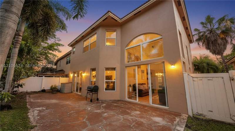 7 bedroom SingleFamilyResidence at 2215 Portofino Ave, Portofino Estates, Homestead — photo 2