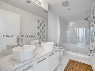 888 Biscayne Blvd 811, Miami FL - photo 7 of 33