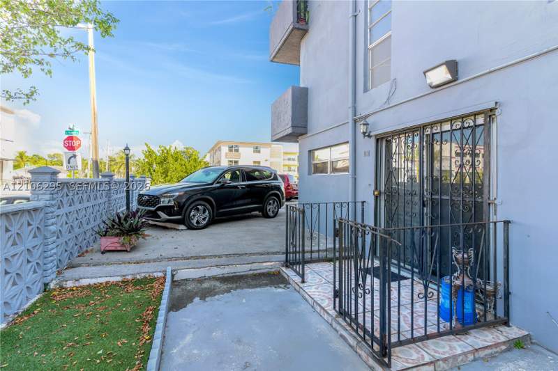 1 bedroom Condominium at 6580 W Flagler St 101, Royal Flagler Condo, Miami — photo 3