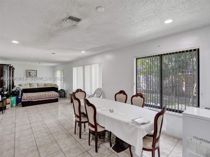 4 bedroom SingleFamilyResidence at 471 NE 180th Dr, Highland Manor Sec 6, North Miami Beach — photo 2