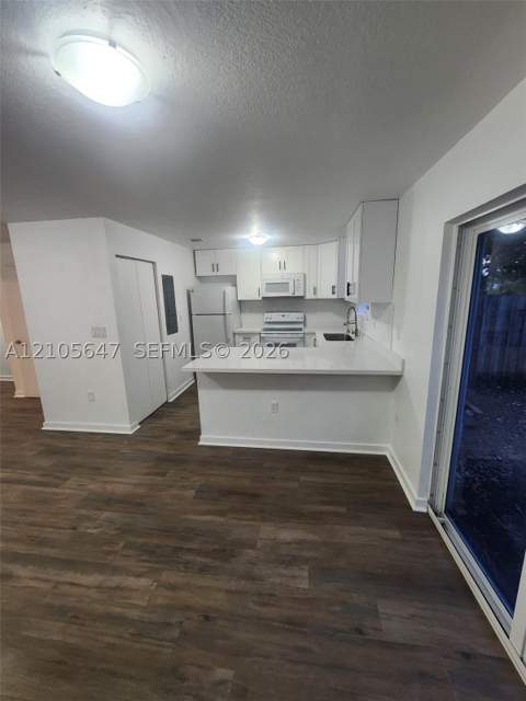 210 SW 3rd Ct, Florida City FL - photo 8 of 21