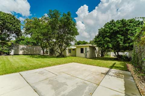 230 Miami Springs Ave, Miami Springs FL - photo 10 of 42