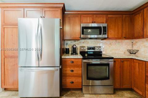 230 Miami Springs Ave, Miami Springs FL - photo 17 of 42