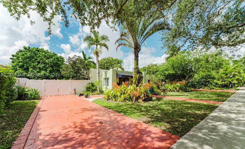3 bedroom SingleFamilyResidence at 230 Miami Springs Ave, Fec Addn To Hialeah, Miami Springs — photo 3