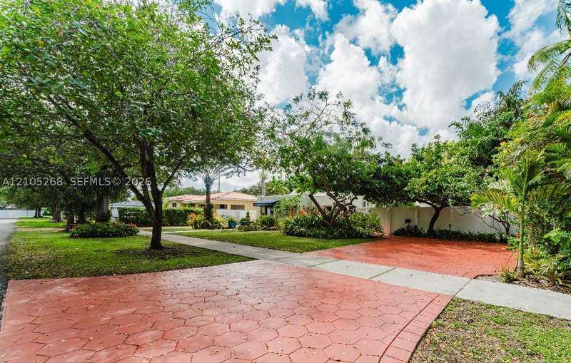 3 bedroom SingleFamilyResidence at 230 Miami Springs Ave, Fec Addn To Hialeah, Miami Springs — photo 4