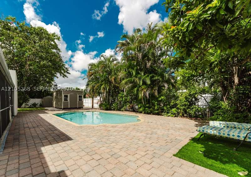 3 bedroom SingleFamilyResidence at 230 Miami Springs Ave, Fec Addn To Hialeah, Miami Springs — photo 5