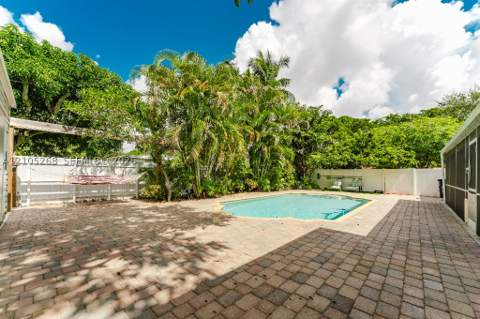 230 Miami Springs Ave, Miami Springs FL - photo 7 of 42