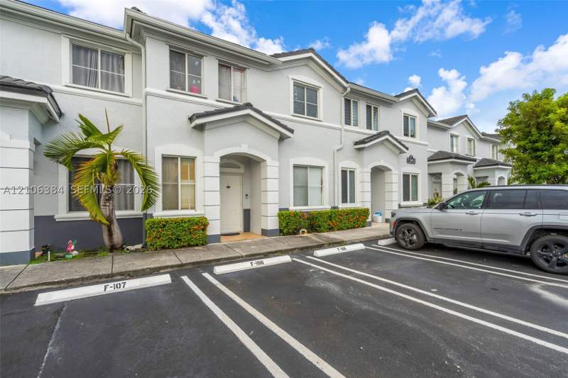 4 bedroom Townhouse at 7361 NW 174th Ter 105, Shoma Villas II At Countr, Hialeah — photo 2