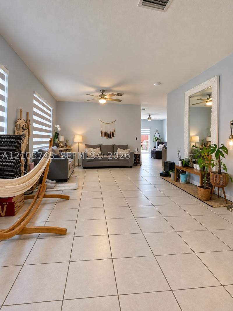 5 bedroom SingleFamilyResidence at 1402 SE 26th Ter, Keys Gate Residential, Homestead — photo 2