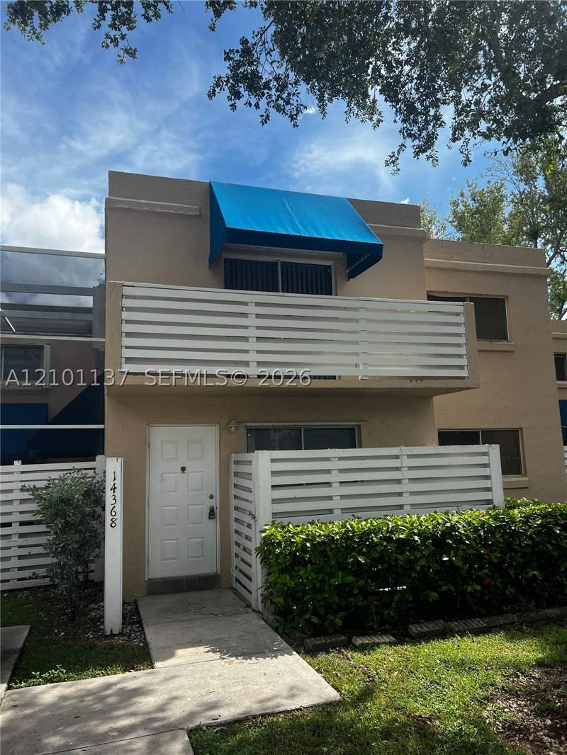 2 bedroom Townhouse at 14368 SW 98th Ter, Kendall Center, Miami — photo 3