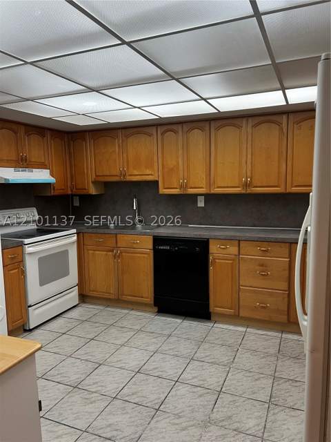 14368 SW 98th Ter, Miami FL - photo 8 of 17