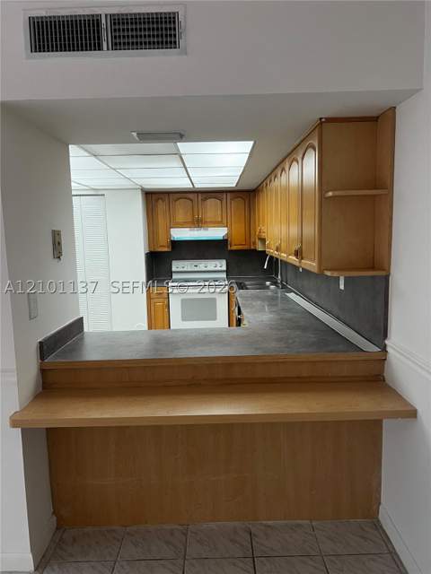 14368 SW 98th Ter, Miami FL - photo 9 of 17