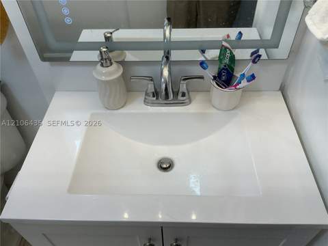 7501 E Treasure Dr 2L, North Bay Village FL - photo 12 of 34